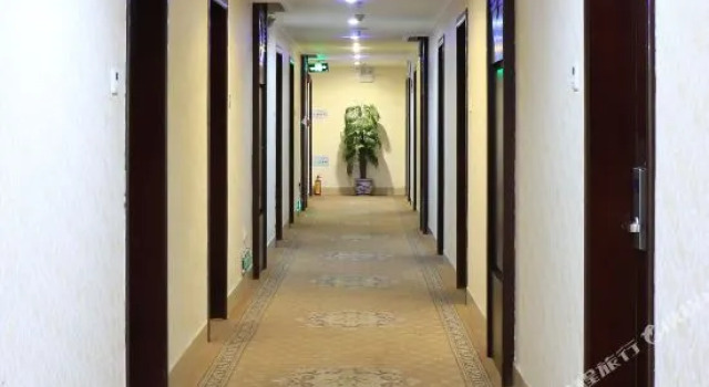 Sainan Hotel (Yangjiang Yueyun Bus Terminal), Book Hotel Yangjiang 