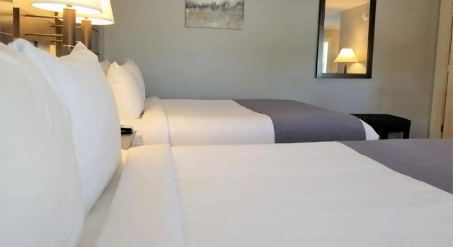 Четырёхместный номер Standard Mt. Madison Inn & Suites