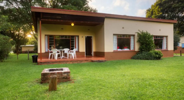 Шале с красивым видом из окна Merry Pebbles Resort