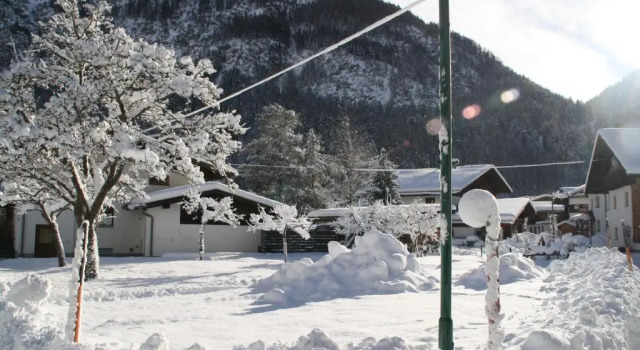 Ferienwohnung Sherin, Prenota Hotel Hotel a Lechtal con parcheggio, Parcheggio