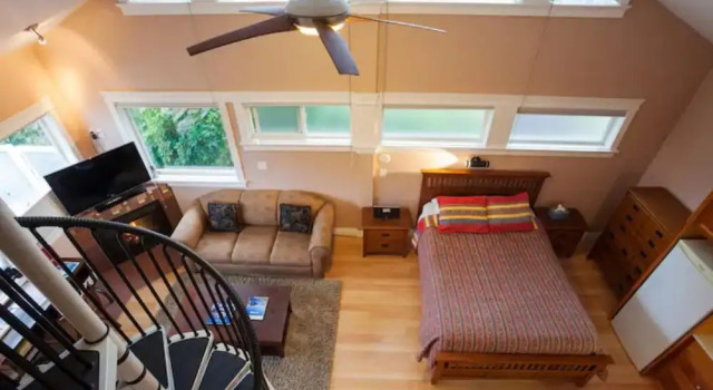 Номер Standard Birds of a Feather Victoria Oceanfront Studio Suites