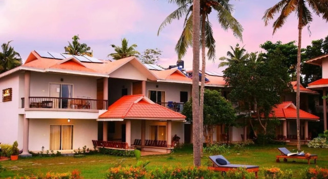 Pura Vida Varkala