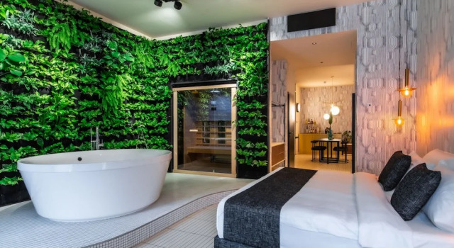 Люкс King с джакузи Stories Boutique Hotel