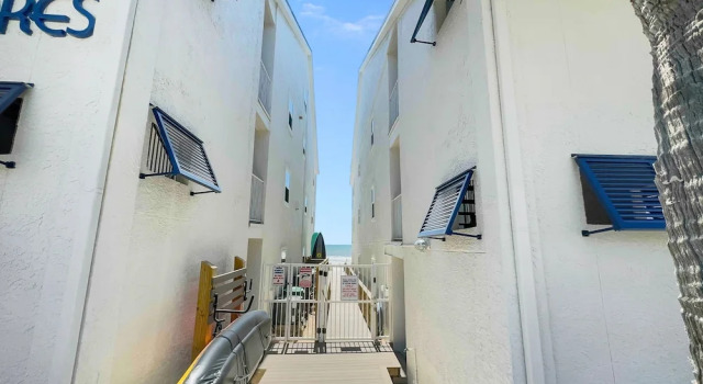 Eastern Shores - 206 1 Bedroom Condo by RedAwning