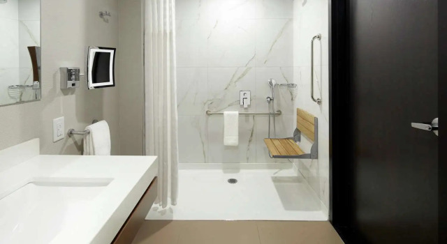 Номер Standard Doubletree By Hilton Montreal Airport