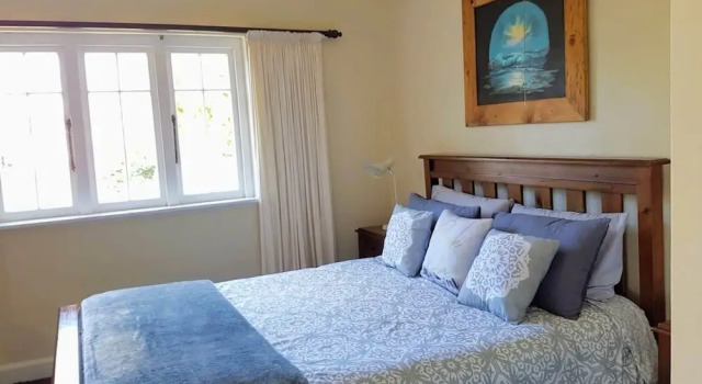 Spacious Bungalow Rental in Palmerston North - Ideal for Groups, Rezerwuj Dom wakacyjny Hotele w Auckland Region z parkingiem, Parking