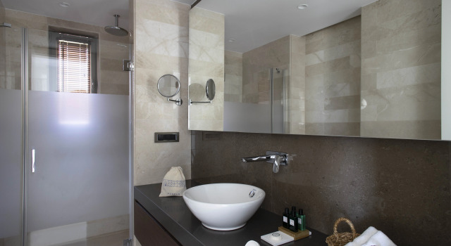Люкс с 2 комнатами с видом на море METT Hotel & Beach Resort Bodrum