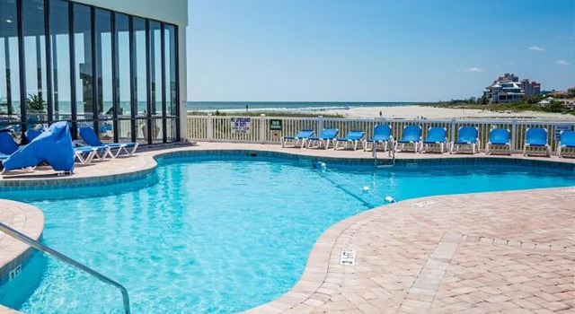 Sands Beach Club #727 Ocean Front, Забронировать Отель Отели Миртл-Бич с бассейном, рядом с Гольф-клуб и пляж Dunes, Бассейн
