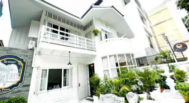 RQ Timeless Dinsor Cultural Heritage House, Забронировать Отель Phra Nakhon Бангкок, рядом с Банглампу