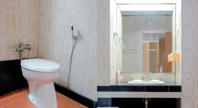 Четырёхместный семейный люкс Bandung Permai Hotel Jember
