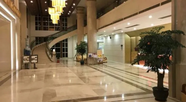 Silver Star Holiday Hotel Sihui, Rezerwuj Hotel Hotele 4-gwiazdkowe w Zhaoqing, 4*