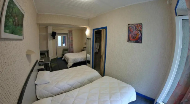 Четырёхместный номер Standard Hotel De lEurope