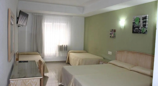 Четырёхместный номер Standard Hotel Porto