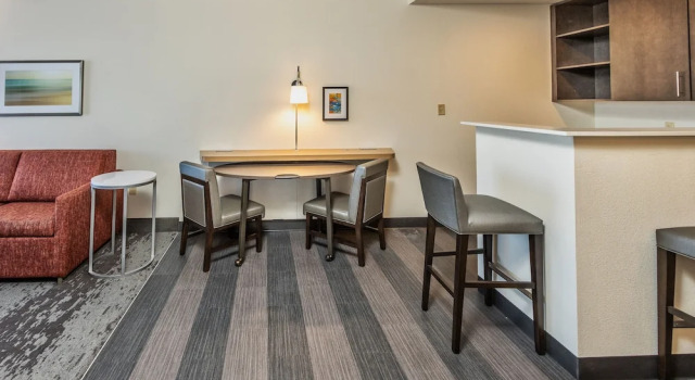 Двухместный люкс Holiday Inn & Suites Memphis - Wolfchase Galleria by IHG