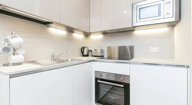 Апартаменты Luxury Deluxe Heathrow Apartments & Parking