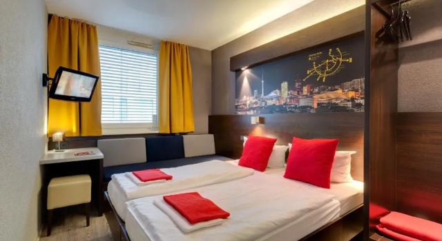 Трёхместный номер Standard MEININGER Hotel Berlin Hauptbahnhof