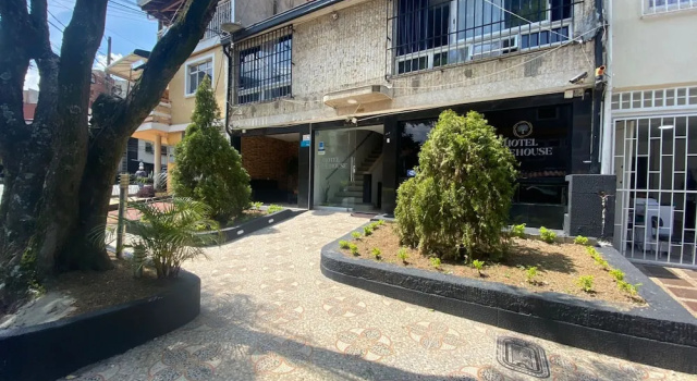 Hotel Tree House, Забронировать Отель Лаурелес-Эстадио Медельин, рядом с San Antonio's Square