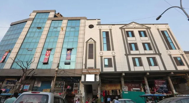 OYO 43440 Hotel Belmorrise, Забронировать Отель Нойда штат Уттар-Прадеш