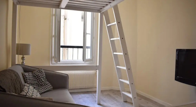 Renovated Studio in Paris, Забронировать Отель Отели Парижа 3 звезды, 3*