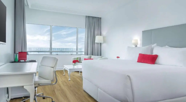 Двухместный номер Premium NH Collection Plaza Santiago