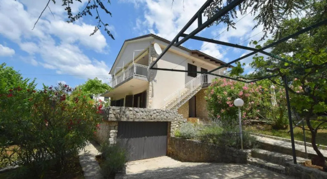 Apartments Jadanec, Prenota Appartamento Hotel a Isole Quarnerine con parcheggio, Parcheggio