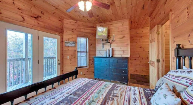 Smokerise Lodge 5 Bedroom Home with Hot Tub