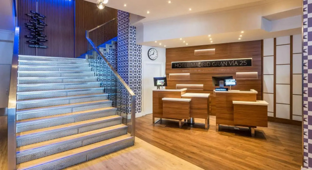 Hotel Madrid Gran Via 25, Affiliated by Meliá, Забронировать Отель Отели Мадрида с парковкой, рядом с Театр Монументал, Парковка