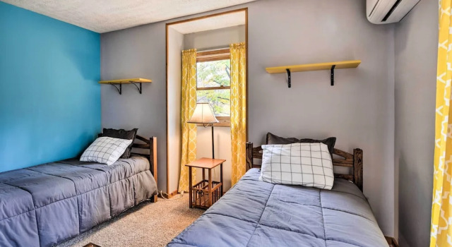 Cozy Alpine Lake Cabin w/ Pool & Lake Access!, Prenota Casa vacanze Terra Alta Stati Uniti