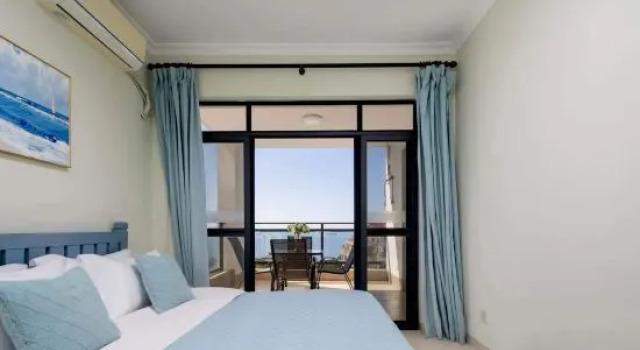 Люкс с 3 комнатами с видом на море Sanya Yunju Seaview Apartment