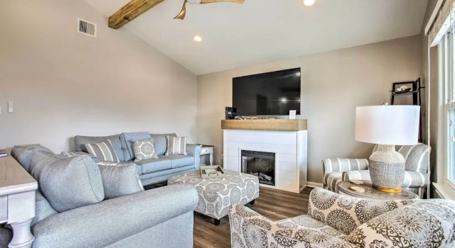 Jamaica Beach Canal Home w/ Private Boat Dock!, Забронировать Дом для отпуска Джамайка-Бич США