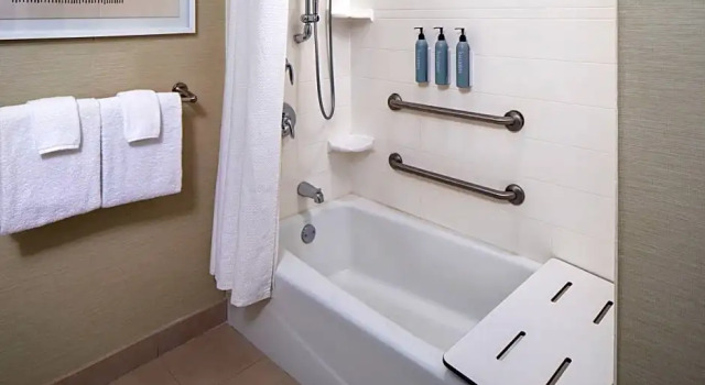 Четырёхместный номер Standard с видом на город Courtyard by Marriott Charleston Downtown/Civic Center