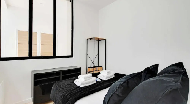 Апартаменты Authentique Apartment - 1br- 2P- Voltaire