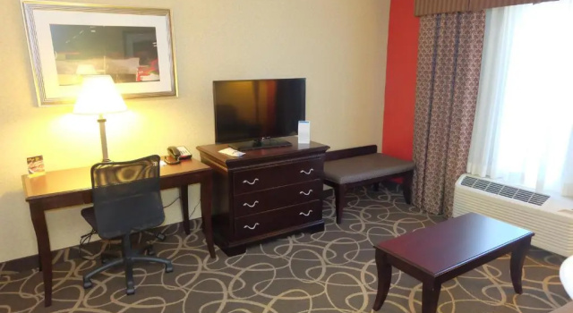 Двухместный семейный люкс Best Western Plus Eau Claire Conference Center