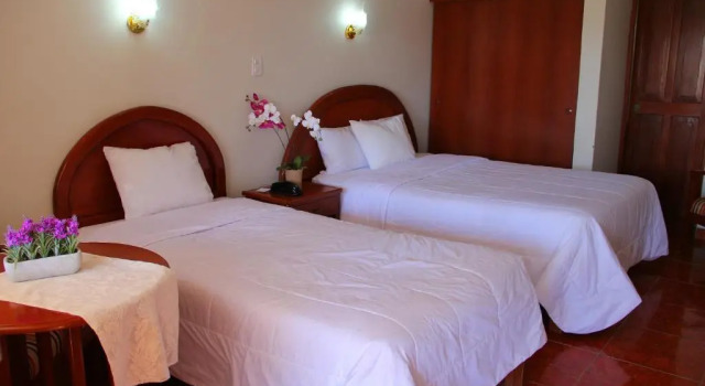 Deluxe Quadruple room with view Hotel Villa de Valverde