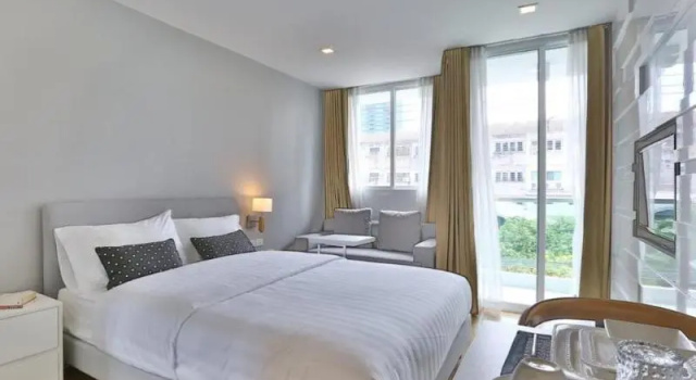 Студия Standard United Residence Ekamai Bangkok