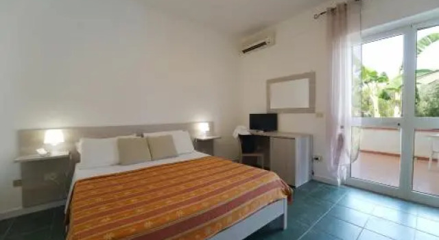 Europa Rooms And Restaurant