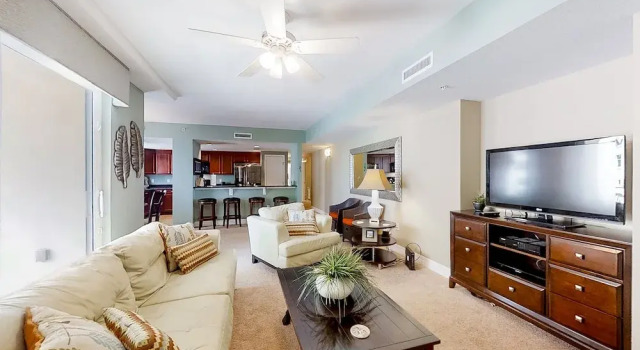 Номер Standard Daytona The Golden Leaf Opus Condos 702