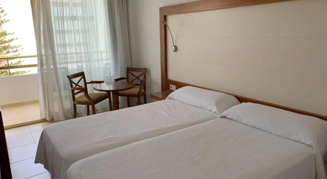 Двухместный номер Standard с балконом Hotel Biniamar