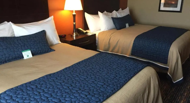 Четырёхместный номер Standard Grandstay Hotel & Suites Mount Horeb - Madison
