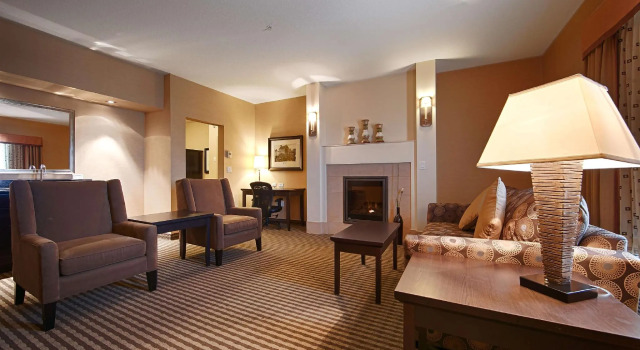 Люкс Best Western Sunrise Inn & Suites