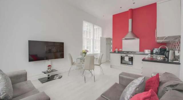 Апартаменты Deluxe Luxury City Centre Apartment