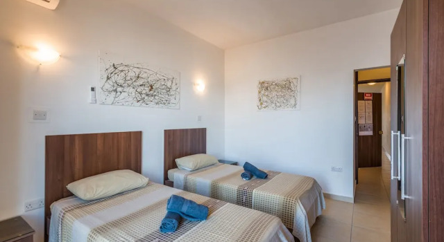Seashells Apartments with terrace, just off the seafront in Bugibba - by Getawaysmalta, Réserver Appartement Bugibba Île de Malte