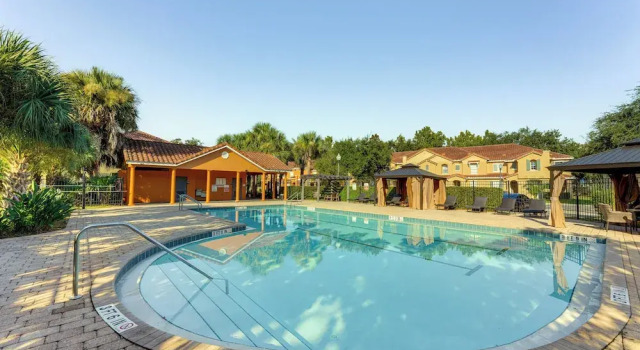 Апартаменты 2 Mi to Wdw: Townhouse w/ Patio & Pool Access