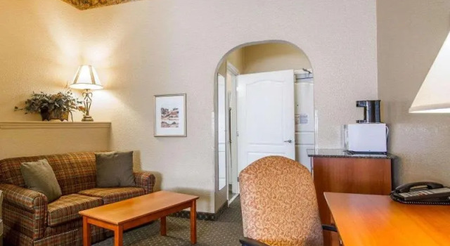 Номер Standard с балконом Comfort Inn & Suites Ukiah Mendocino County