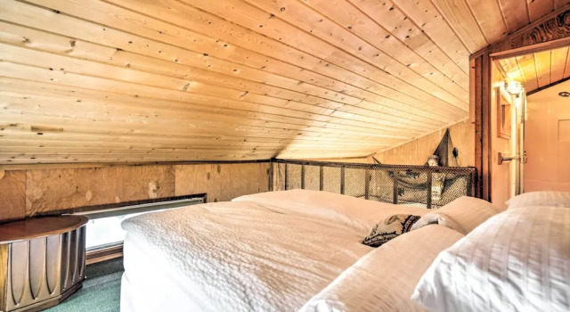 Serene Seldovia Cabin w/ Deck, Grill & Views!, Book Hotel Seldovia USA