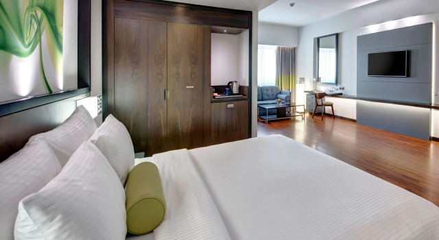 Howard Johnson Plaza By Wyndham Dubai Deira