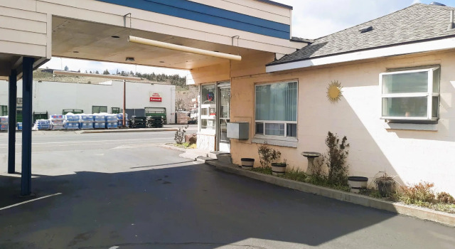 Budget Inn Madras OR, Indian Head Casino by OYO