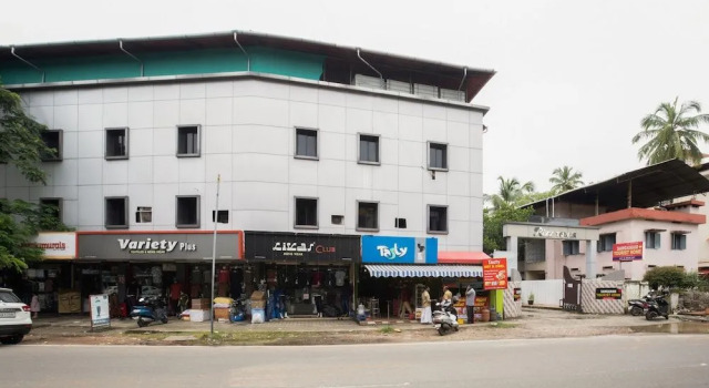 Spot On 49545 Sangamam Tourist Home