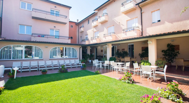 Hotel Sabrina, Book Hotel Castiglione della Pescaia Maremma Coast