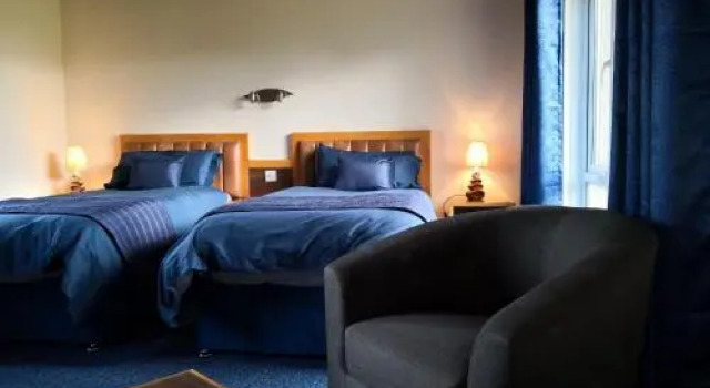 The Forge Restaurant and Lodge, Забронировать Отель Сент-Клирс Carmarthenshire